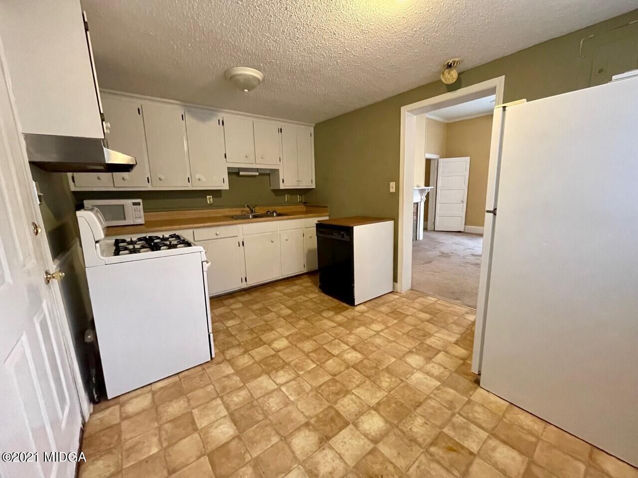 110 West Ridge Circle Macon, GA 31210 - Photo 6 of 18 7
