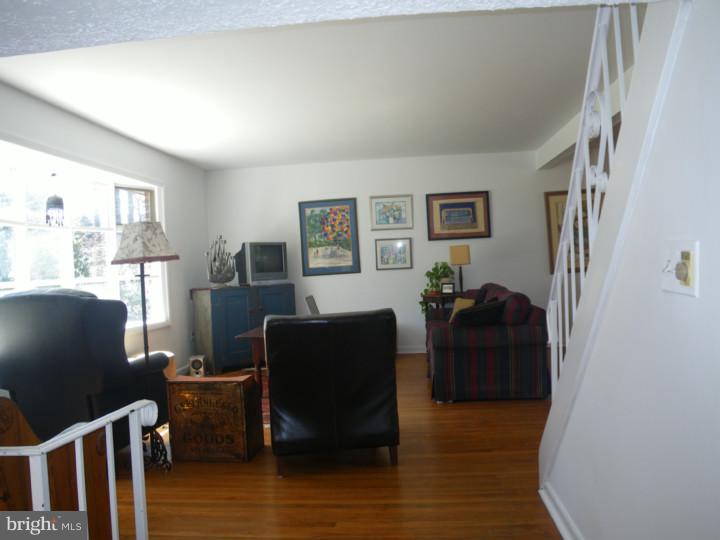 59 Summit Road Malvern, PA 19355 - Photo 3 of 14 Living Room