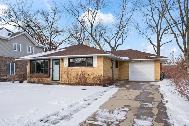 $475,000 | 408 West Thomas Street, Arlington Heights, IL 60004