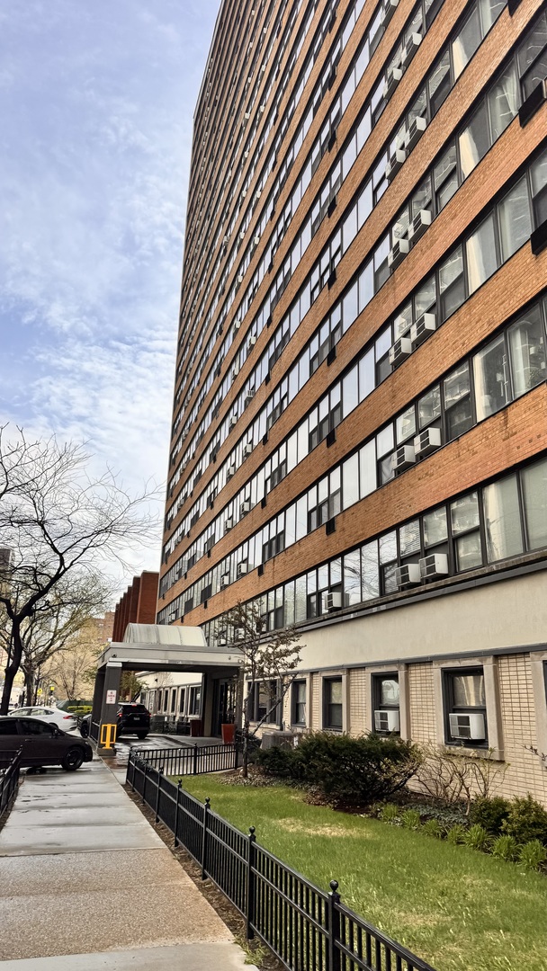 6030 North Sheridan Road, Unit 1708 Chicago, IL 60660 - Photo 1 of 17