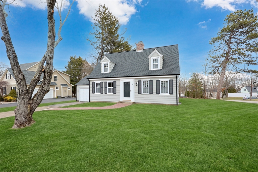 9 Arnold Road Shrewsbury, MA 01545 - Photo 2 of 34 Gallery Image 2