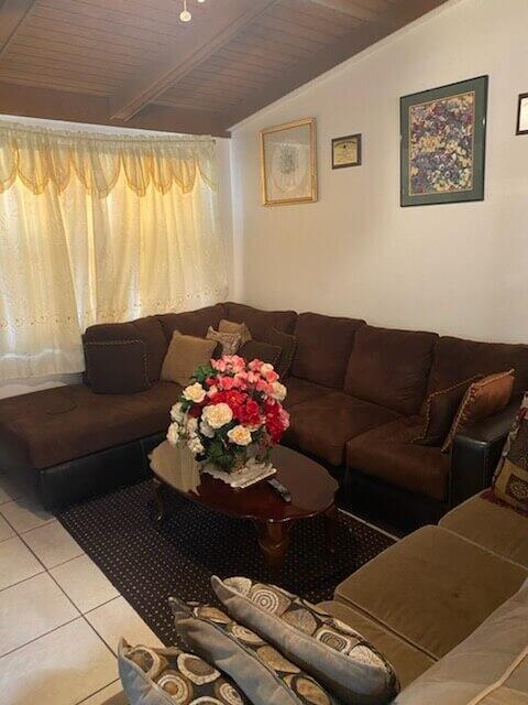 3253 Kirk Road, Unit 8 Lake Worth, FL 33461 - Photo 4 of 8 a living room with furniture and a couch