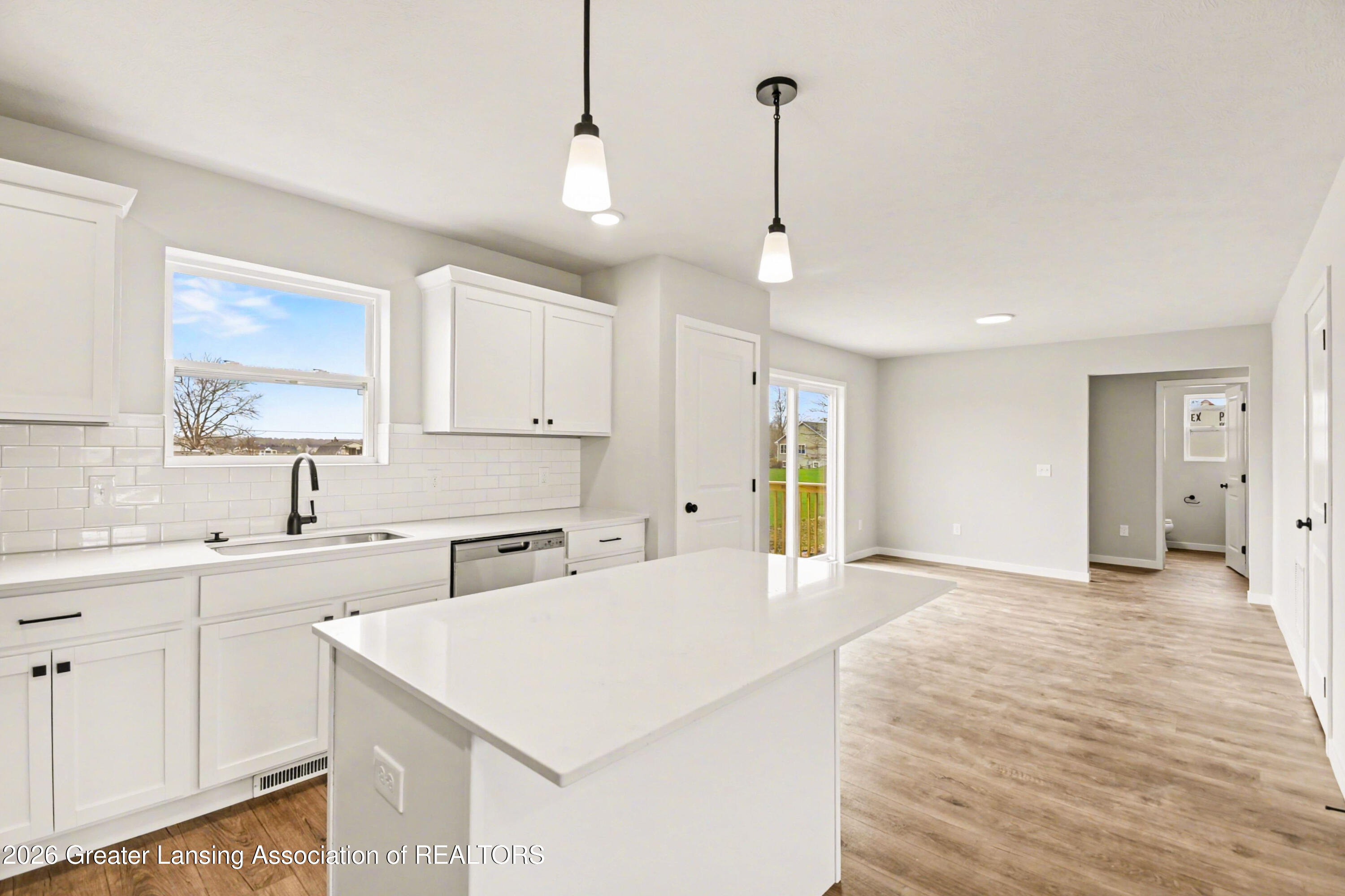707 West Windward Way Perry, MI 48872 - Photo 5 of 37 STN004-9.0 i2080-Kitchen3
