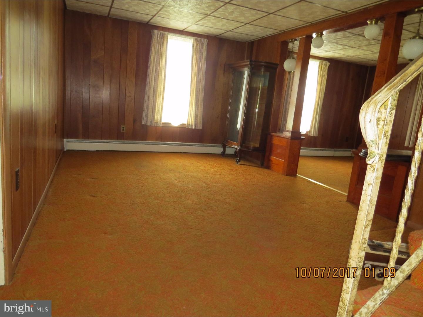 886 Rock Road Pine Grove, PA 17963 - Photo 6 of 14 Living Room