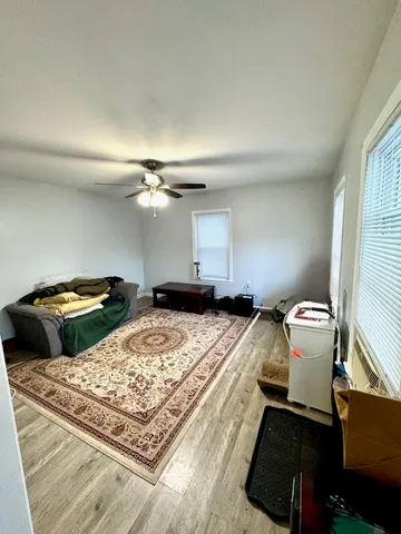 $1,375 | 145 Hunts Avenue, Unit 1, Pawtucket, RI 02861