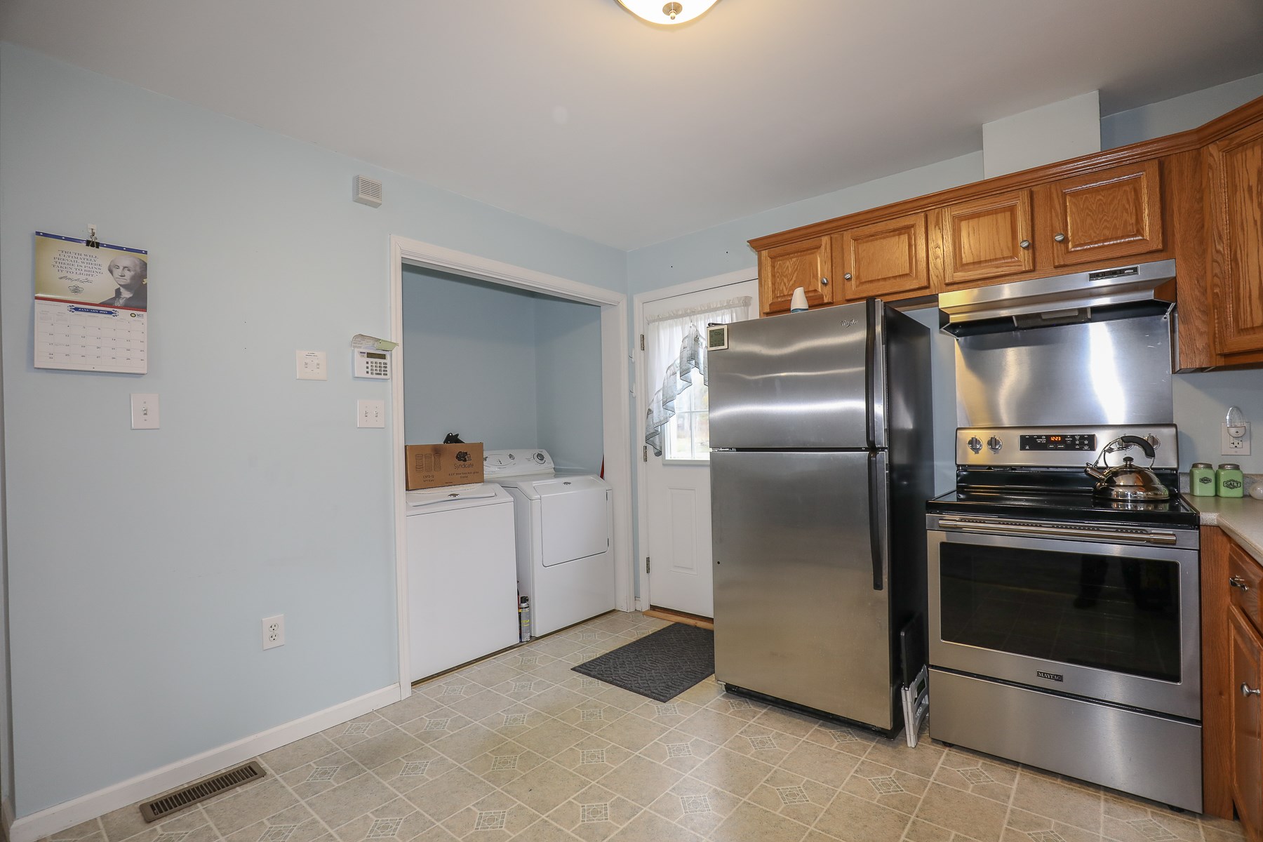 134 Dracut Road Hudson, NH 03051 - Photo 11 of 28