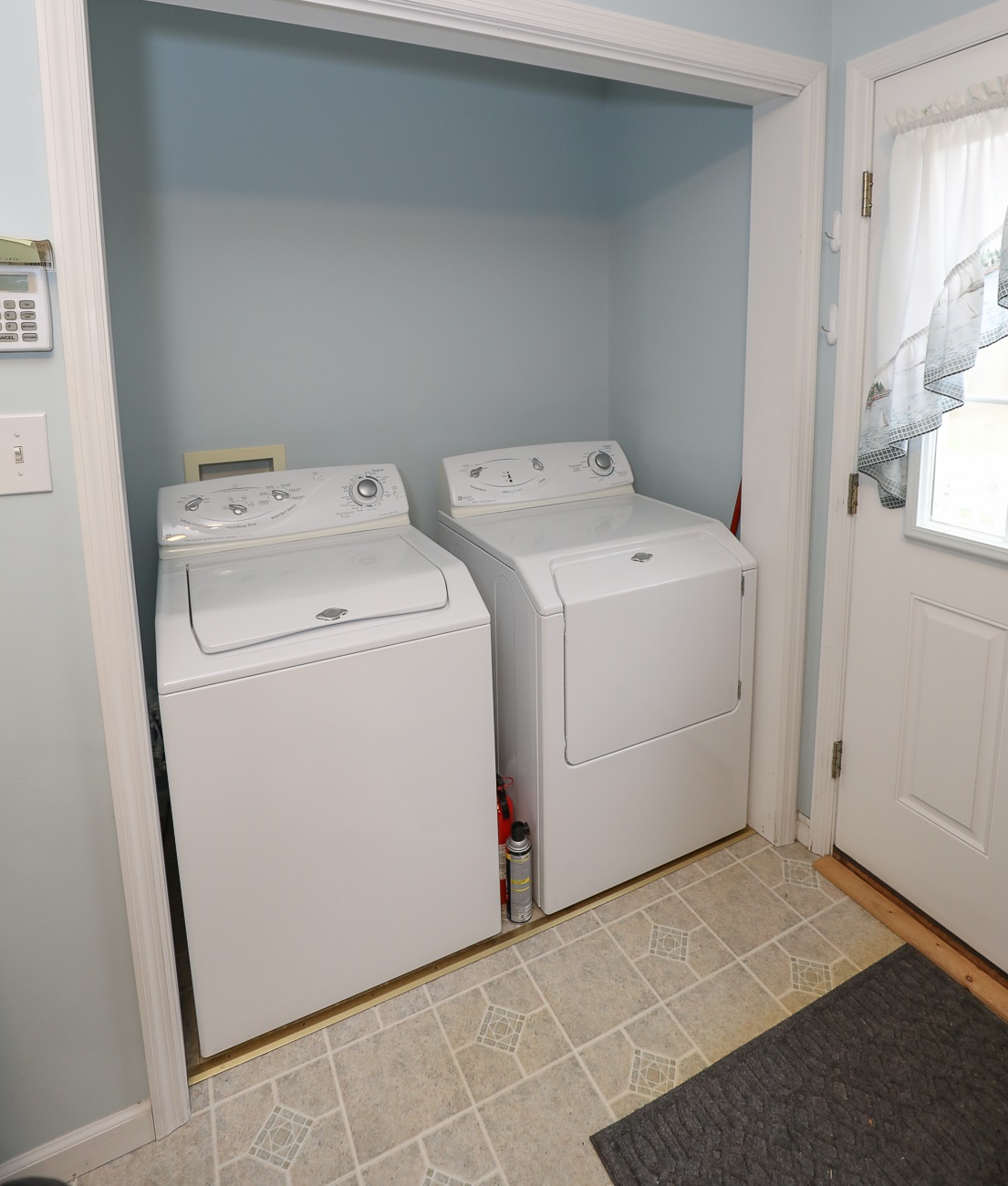 134 Dracut Road Hudson, NH 03051 - Photo 12 of 28