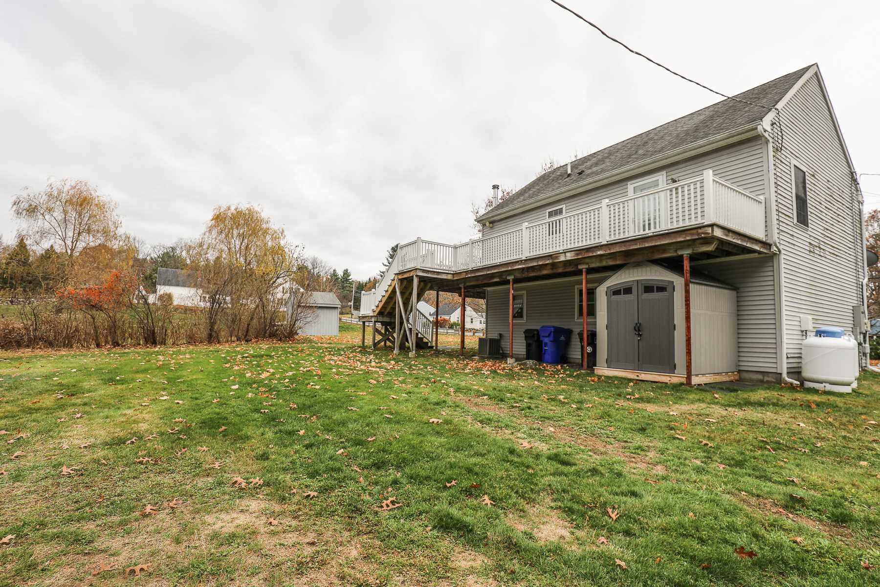 134 Dracut Road Hudson, NH 03051 - Photo 3 of 28