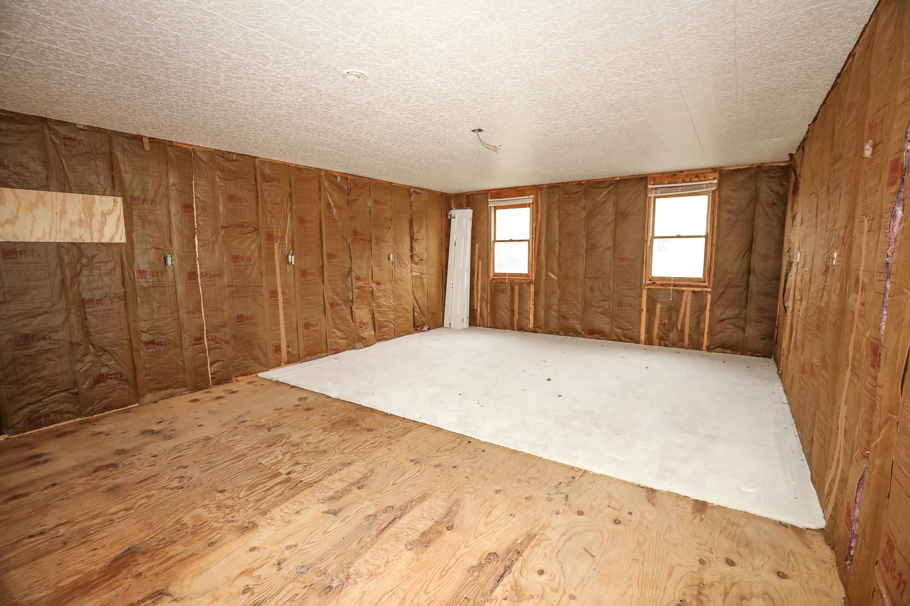134 Dracut Road Hudson, NH 03051 - Photo 23 of 28