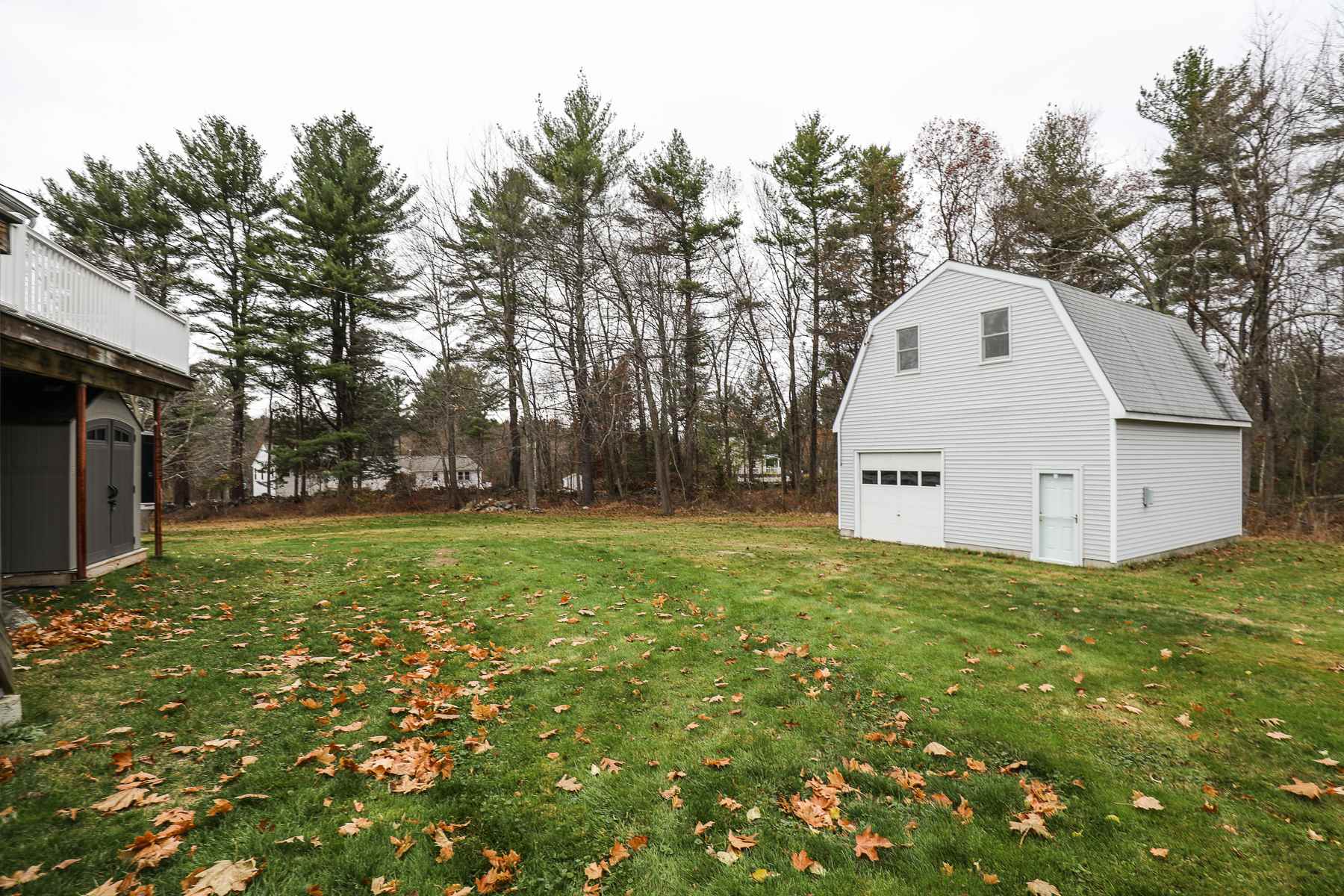 134 Dracut Road Hudson, NH 03051 - Photo 4 of 28