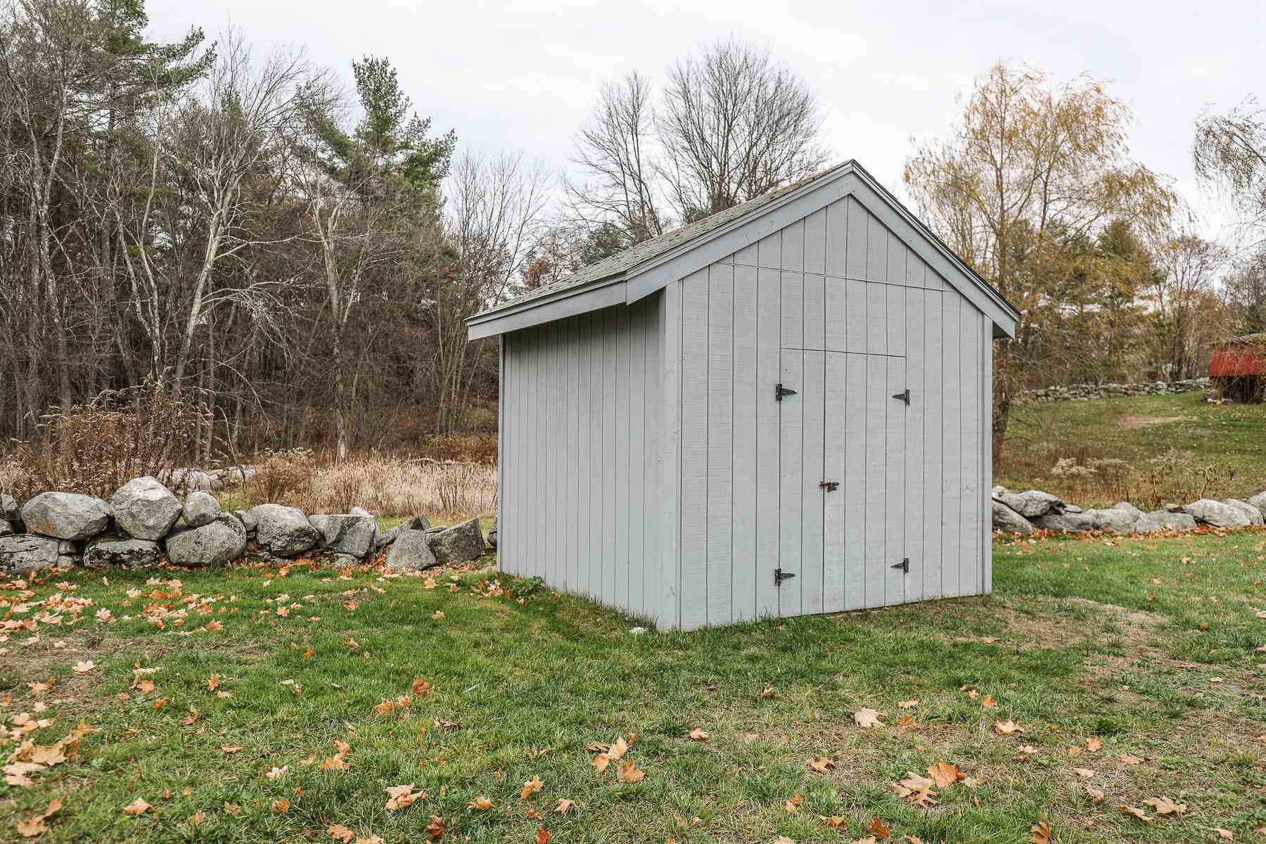 134 Dracut Road Hudson, NH 03051 - Photo 8 of 28