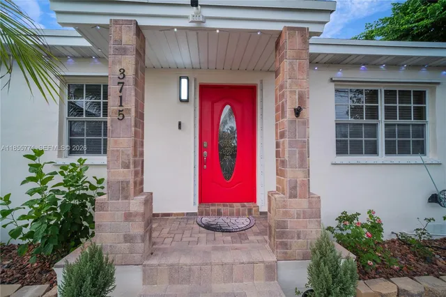 $1,100,000 | 3715 Southwest 29th Street, Miami, FL 33134