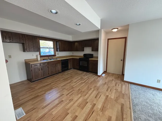 $249,999 | 2109 Mallard Drive, Mahomet, IL 61853