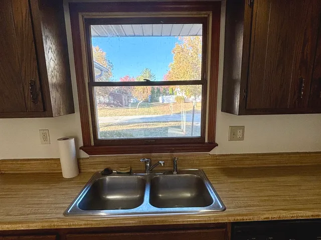 $249,999 | 2109 Mallard Drive, Mahomet, IL 61853