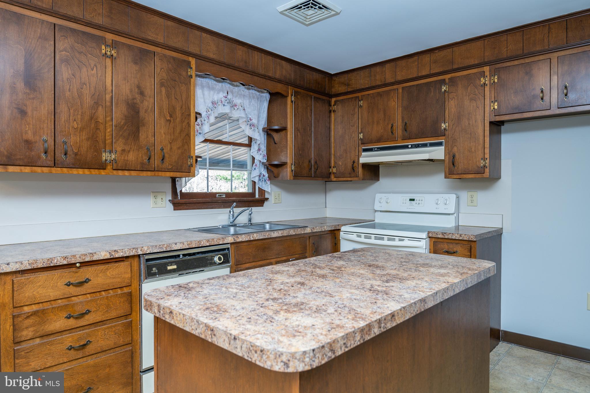 54 Mine Road Oley, PA 19547 - Photo 8 of 52 Gallery Image 8