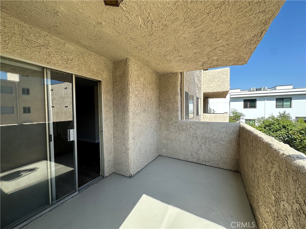 2386 East Del Mar Boulevard, Unit 203 Pasadena, CA 91107 - Photo 24 of 28 a view of balcony and workspace