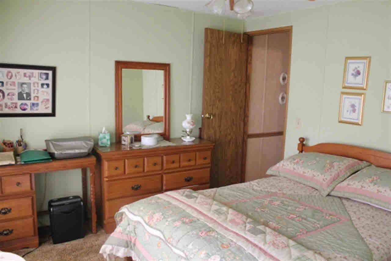 82 East Levi Lee Road Warsaw, IN 46582 - Photo 12 of 19 Gallery Image 12