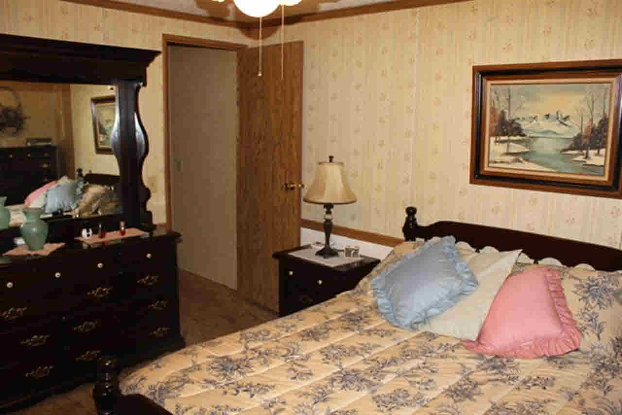 82 East Levi Lee Road Warsaw, IN 46582 - Photo 14 of 19 Gallery Image 14
