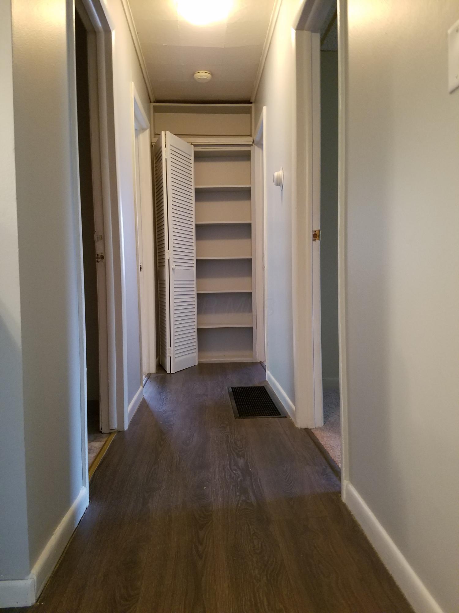 568 Stockbridge Road Columbus, OH 43207 - Photo 3 of 7