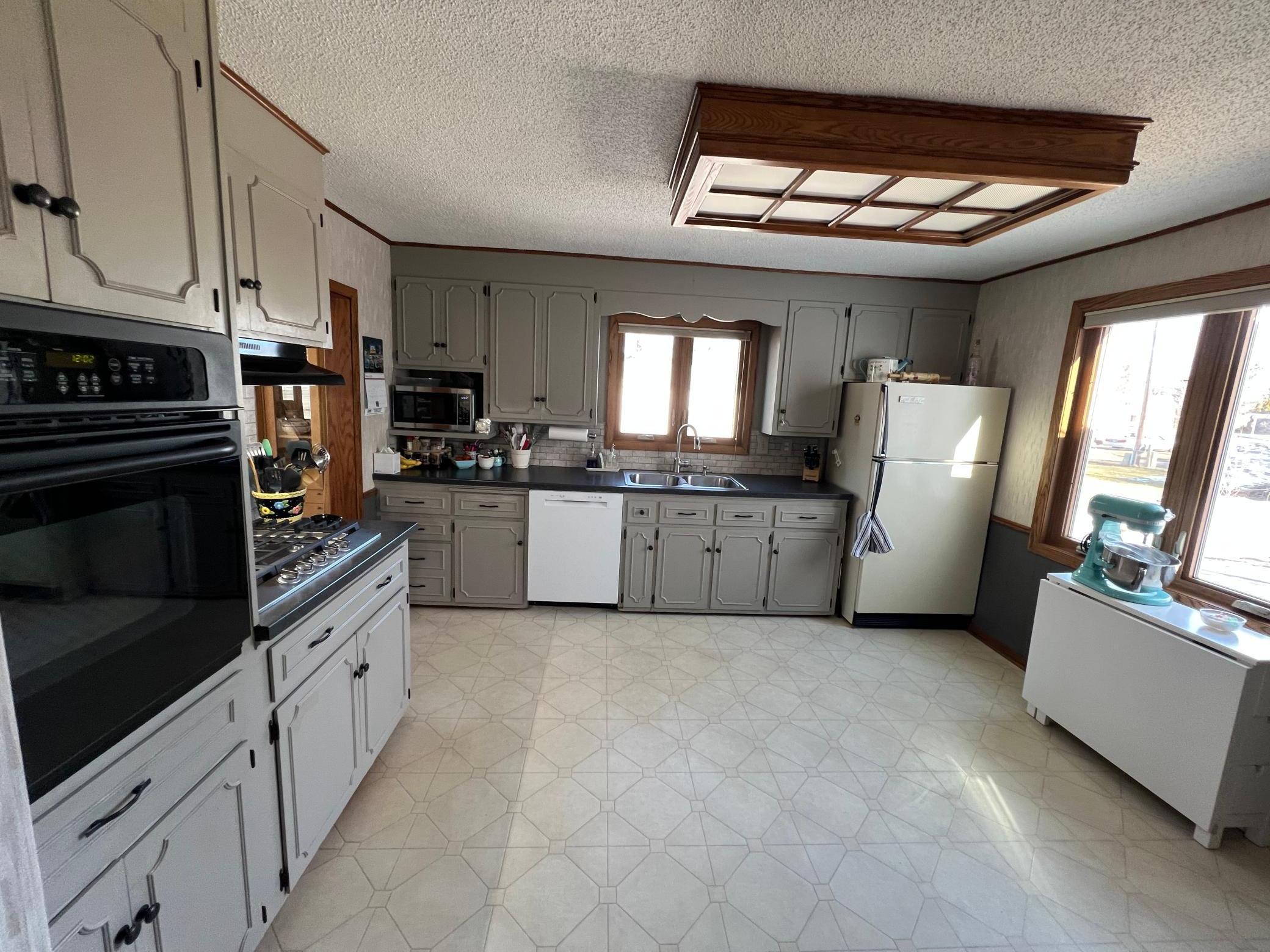 1212 1st Street Southwest Wadena, MN 56482 - Photo 4 of 39