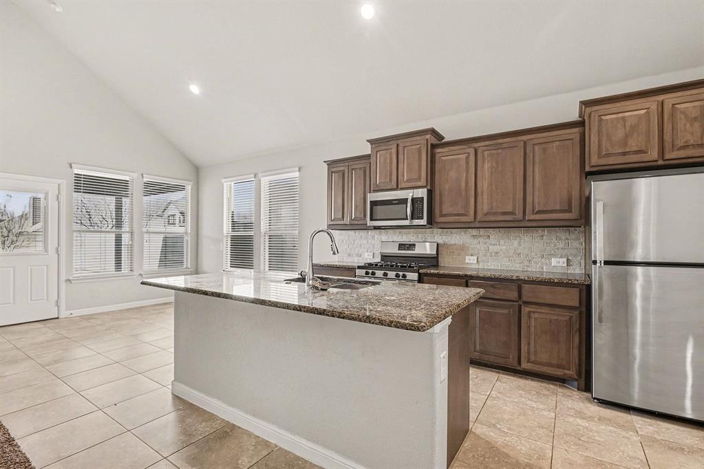 905 Falcon Road Argyle, TX 76226 - Photo 6 of 25