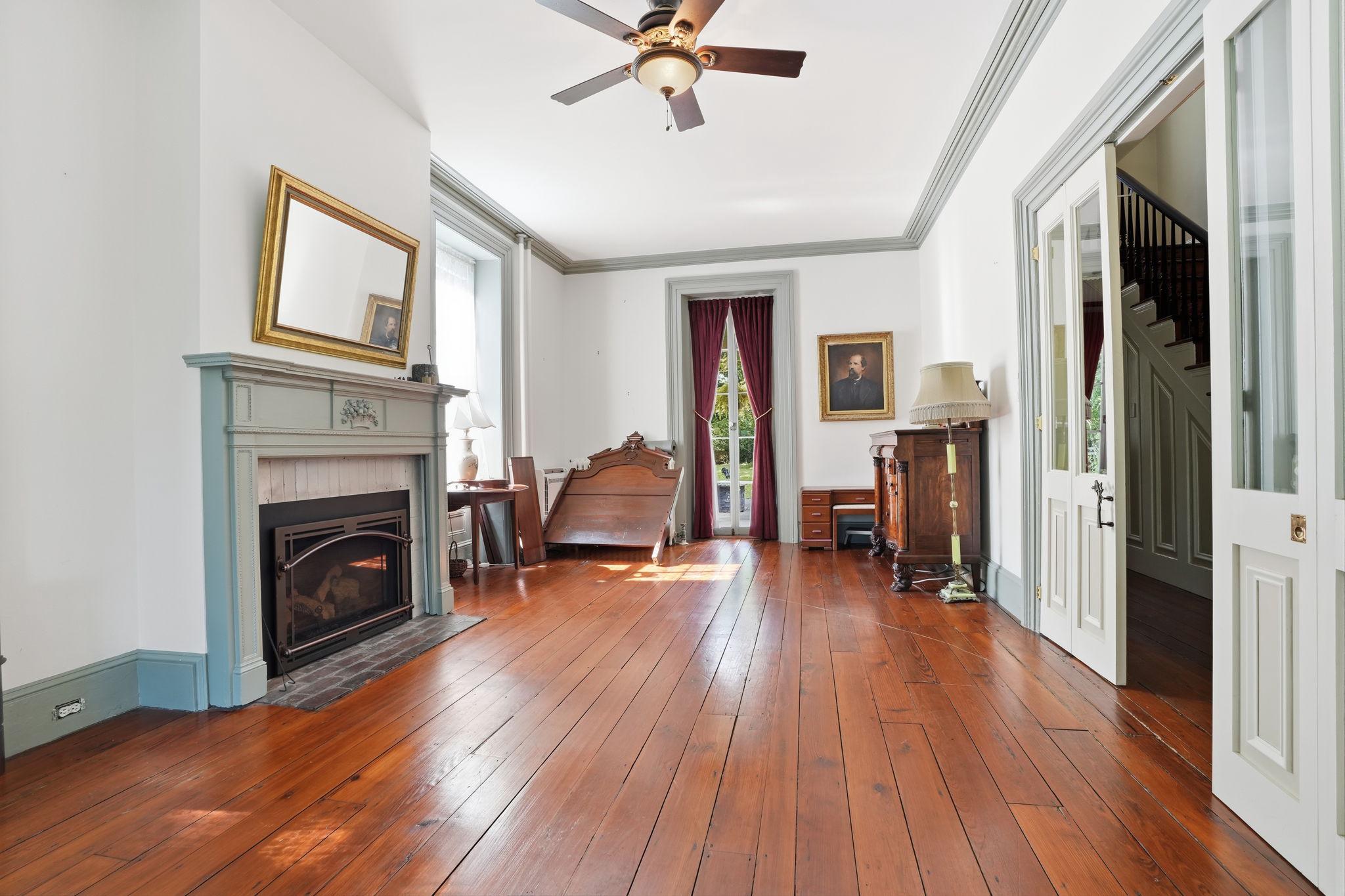 424 West Waverly Road Glenside, PA 19038 - Photo 10 of 75 Living Room