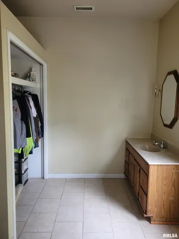 $137,000 | 10270 North Reynolds Lane, Mount Vernon, IL 62864