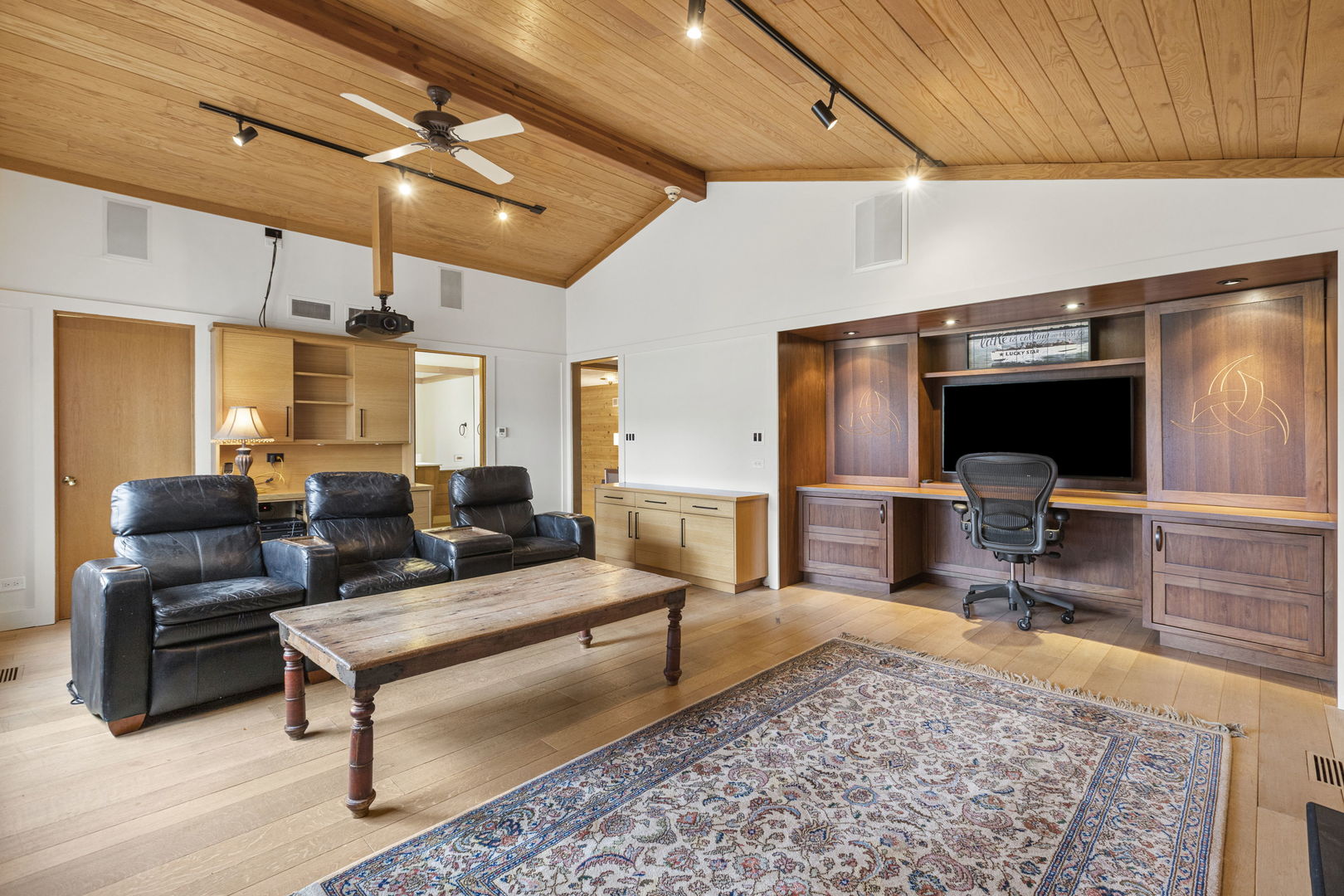 912 Revere Road Glenview, IL 60025 - Photo 15 of 35 Gallery Image 15
