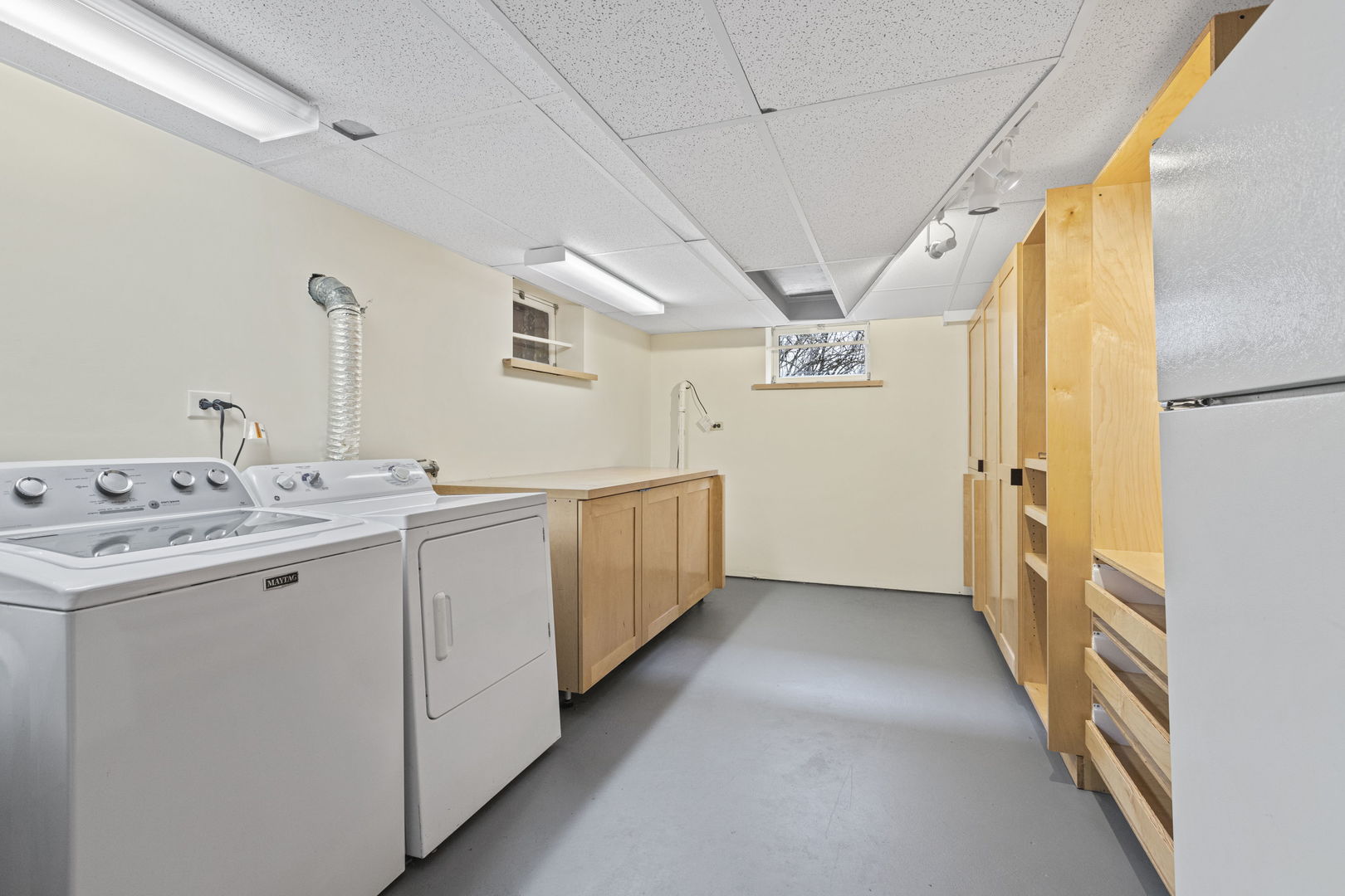 912 Revere Road Glenview, IL 60025 - Photo 29 of 35 Gallery Image 29