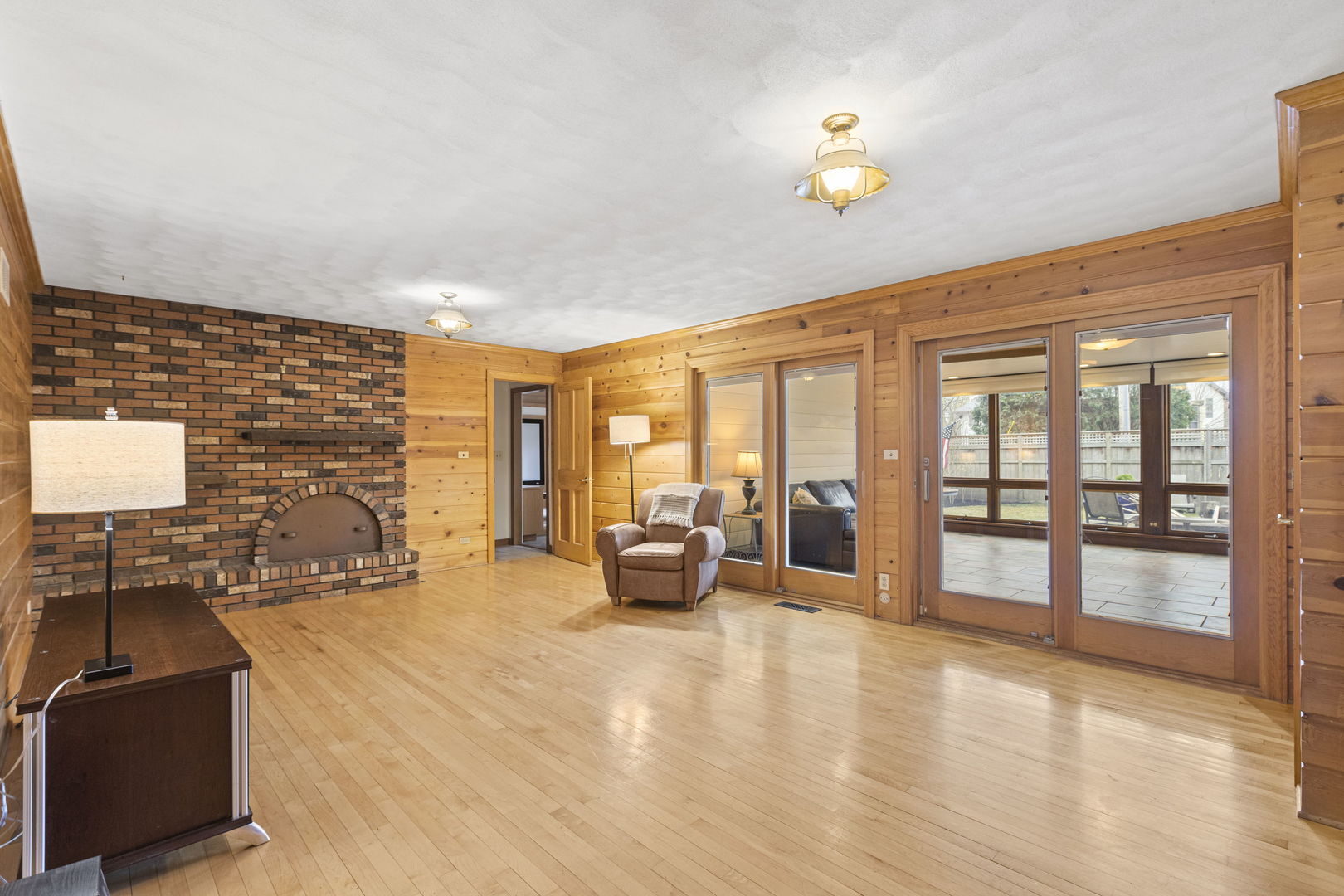 912 Revere Road Glenview, IL 60025 - Photo 10 of 35 Gallery Image 10