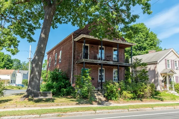 $409,000 | 14 Holyoke Street, Easthampton, MA 01027