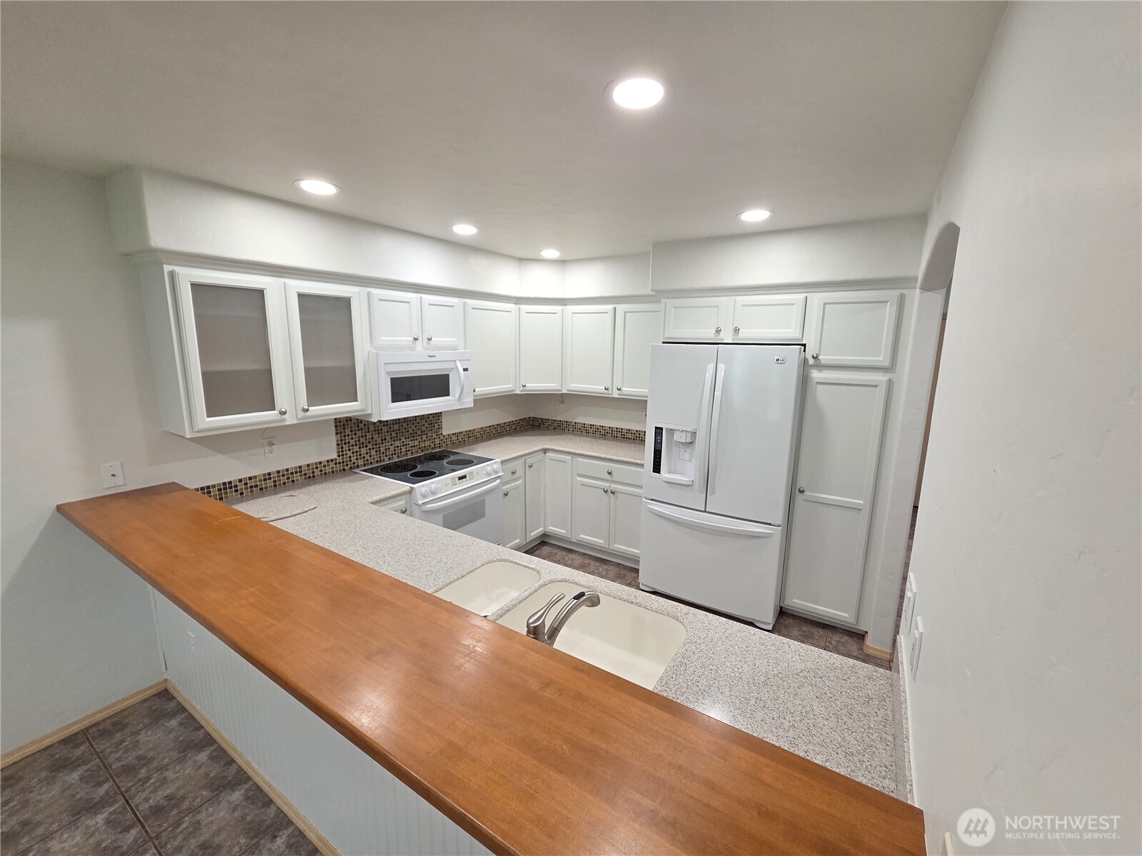 6604 Riviera Court Southeast Lacey, WA 98513 - Photo 2 of 22
