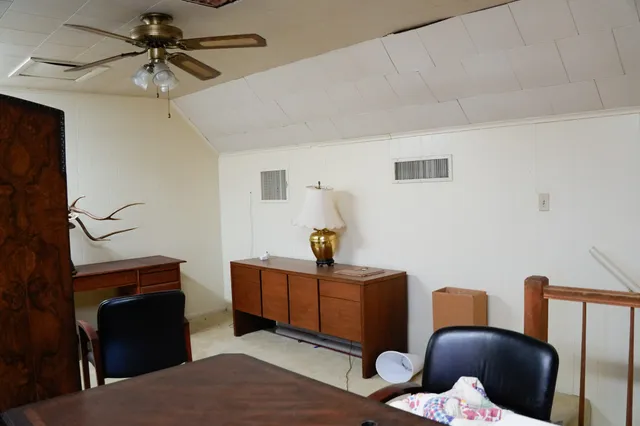 $275,000 | 1400 Fm 609, Muldoon, TX 78949