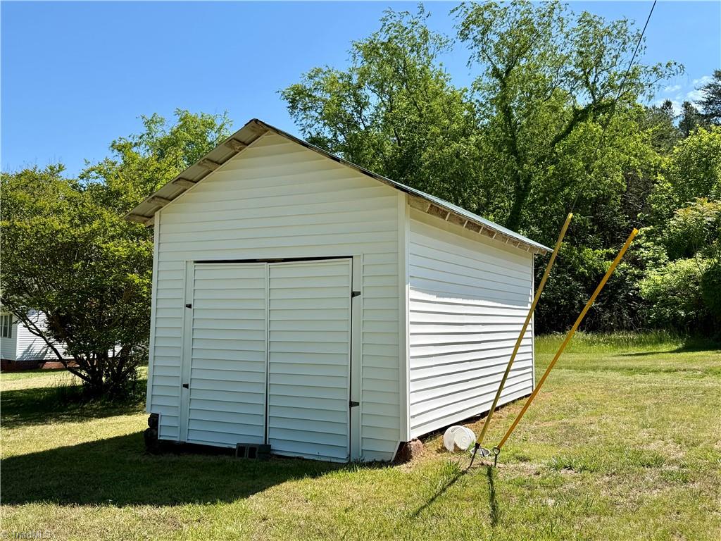 851 Case School Road Mayodan, NC 27027 - Photo 45 of 50 Small wooden tractor shed
