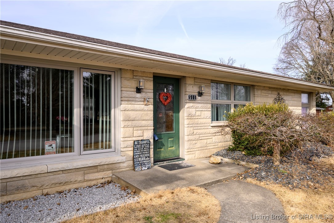 511 Windemere Road Clarksville, IN 47129 - Photo 2 of 22