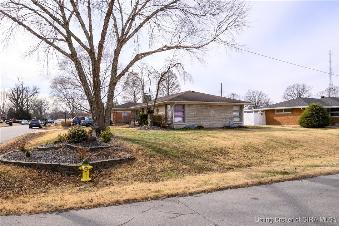 511 Windemere Road Clarksville, IN 47129 - Photo 3 of 22