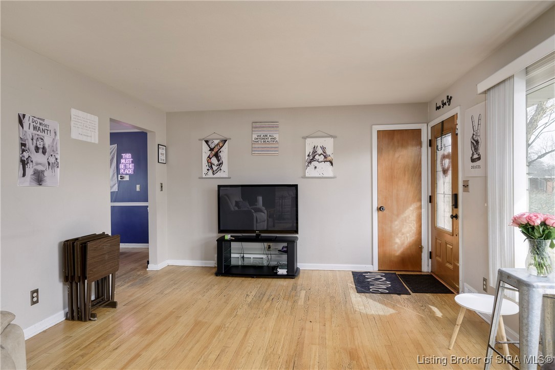 511 Windemere Road Clarksville, IN 47129 - Photo 7 of 22