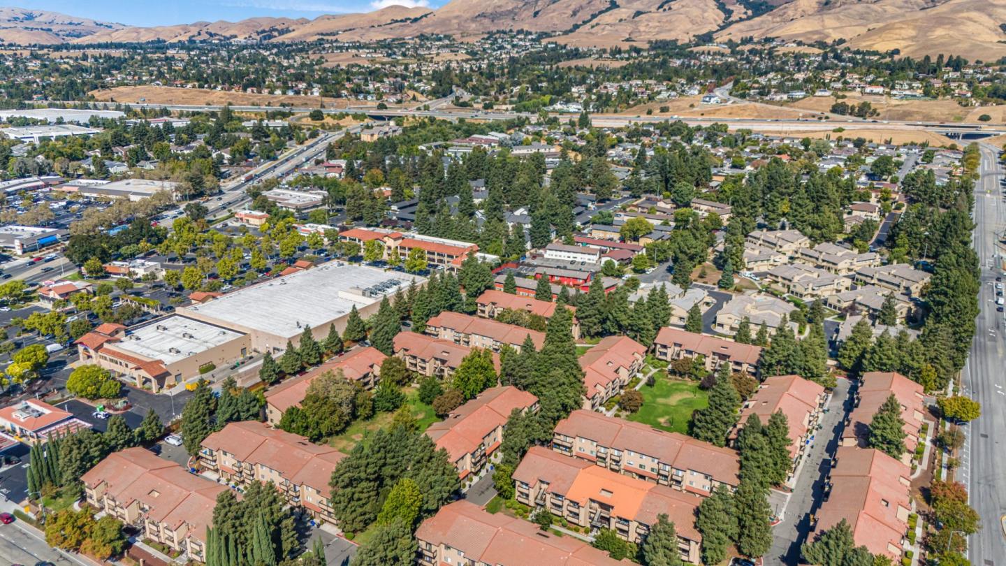 131 Wenatchee Common, Unit 14 Fremont, CA 94539 - Photo 24 of 30 an aerial view of residential houses with outdoor space