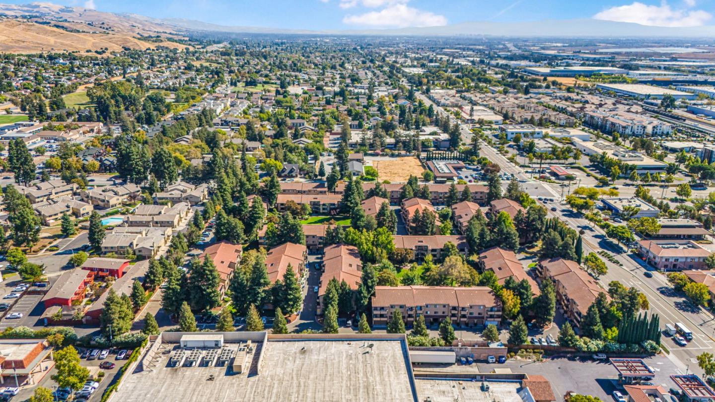 131 Wenatchee Common, Unit 14 Fremont, CA 94539 - Photo 29 of 30 an aerial view of residential houses with outdoor space and street view