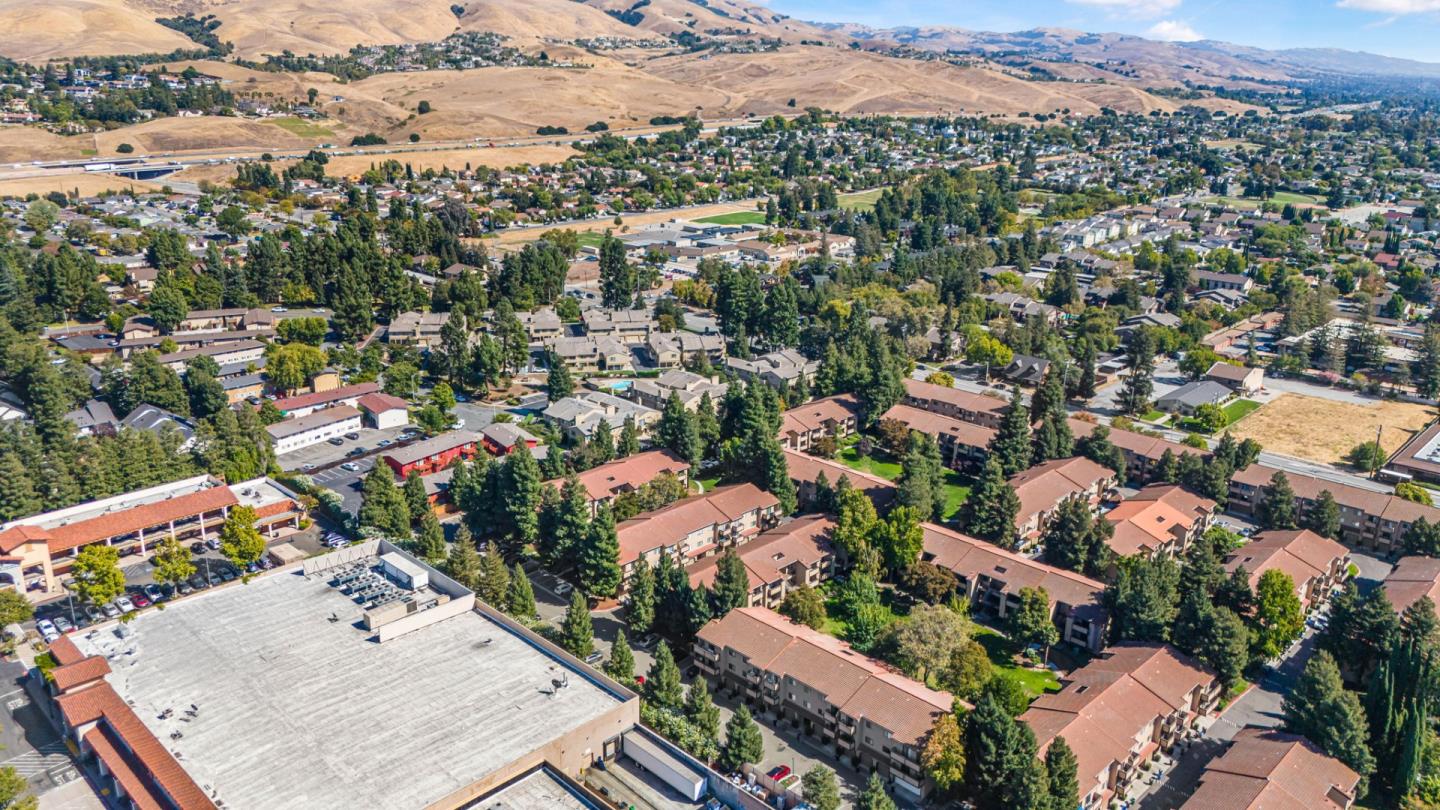 131 Wenatchee Common, Unit 14 Fremont, CA 94539 - Photo 30 of 30 an aerial view of residential houses with outdoor space