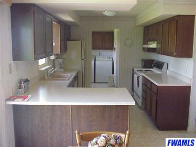 114 Rochester Court Decatur, IN 46733 - Photo 3 of 13