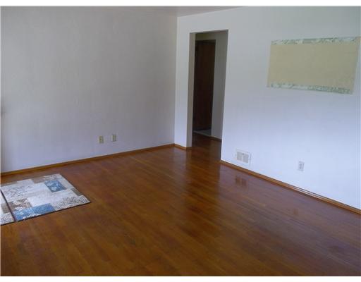 2148 Noblestown Road Pittsburgh, PA 15205 - Photo 4 of 17 Living Room.