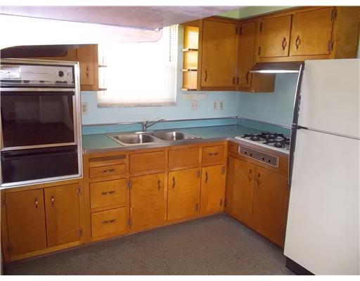 2148 Noblestown Road Pittsburgh, PA 15205 - Photo 6 of 17 Kitchen.