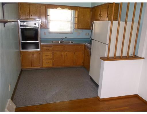 2148 Noblestown Road Pittsburgh, PA 15205 - Photo 7 of 17 Kitchen.