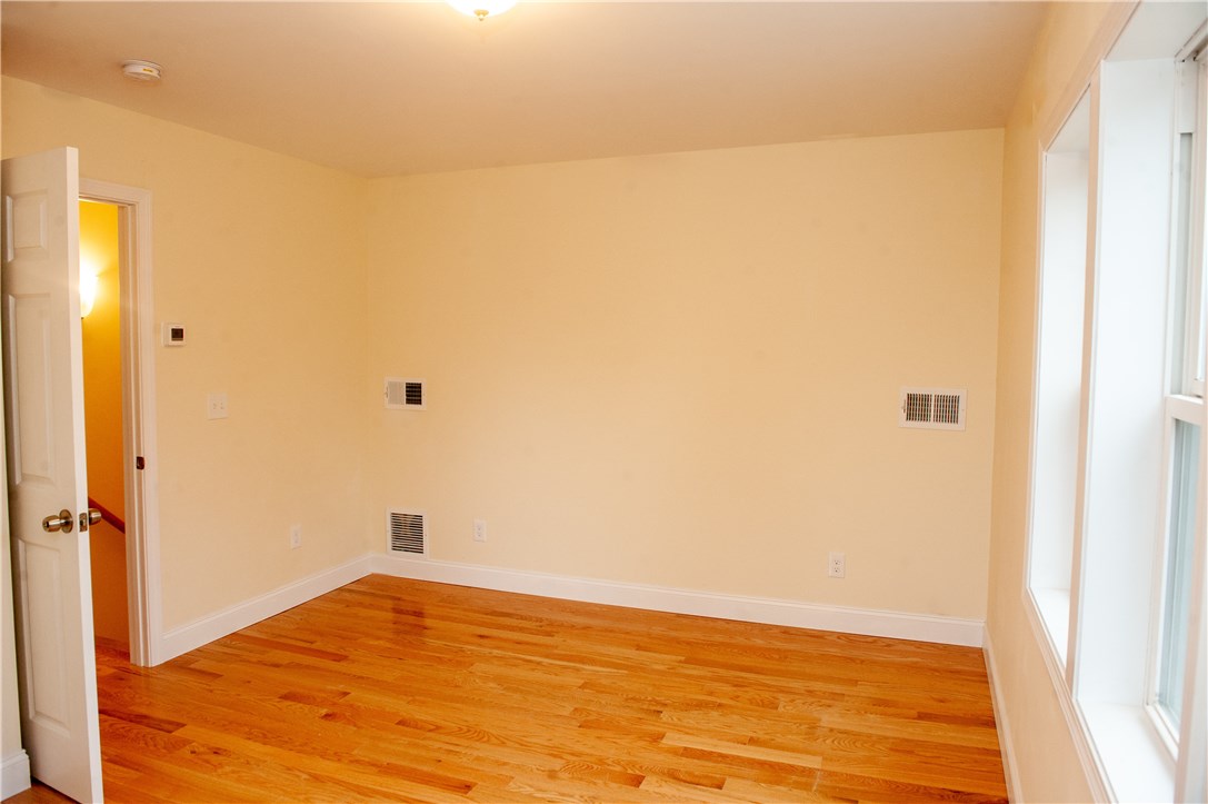 29 John Street Westerly, RI 02891 - Photo 19 of 32