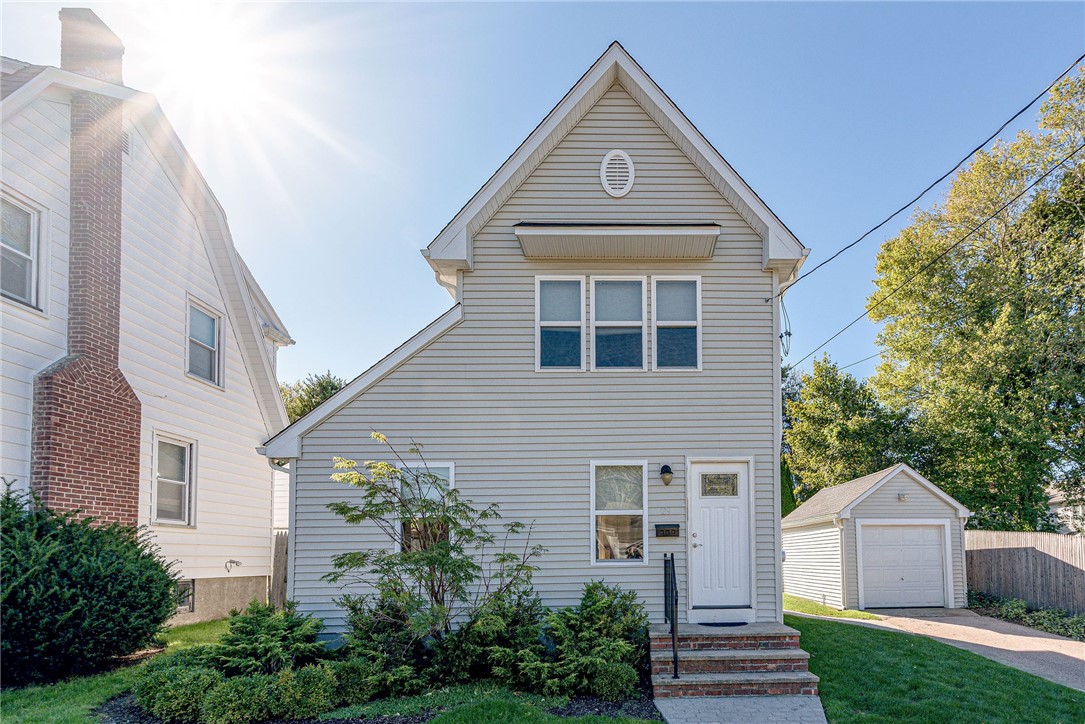 29 John Street Westerly, RI 02891 - Photo 4 of 32