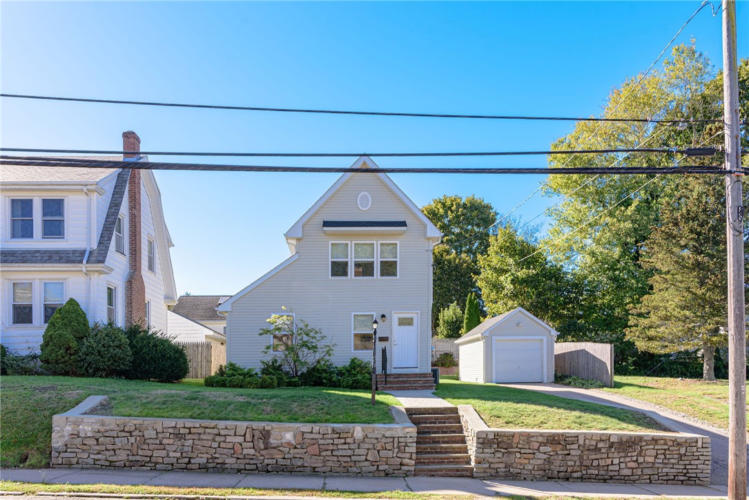 29 John Street Westerly, RI 02891 - Photo 5 of 32