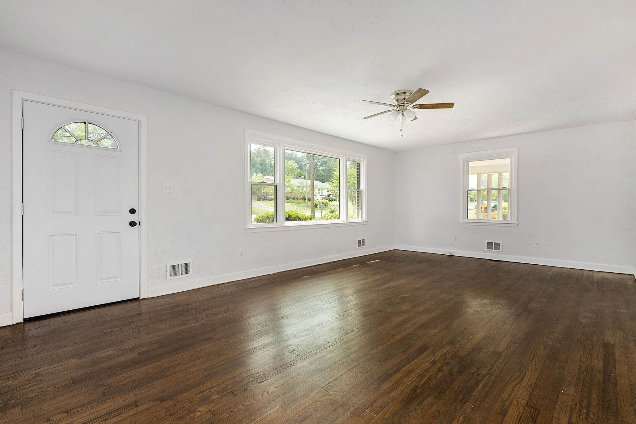 489 Barnwell Road Spartanburg, SC 29303 - Photo 3 of 22 Gallery Image 3