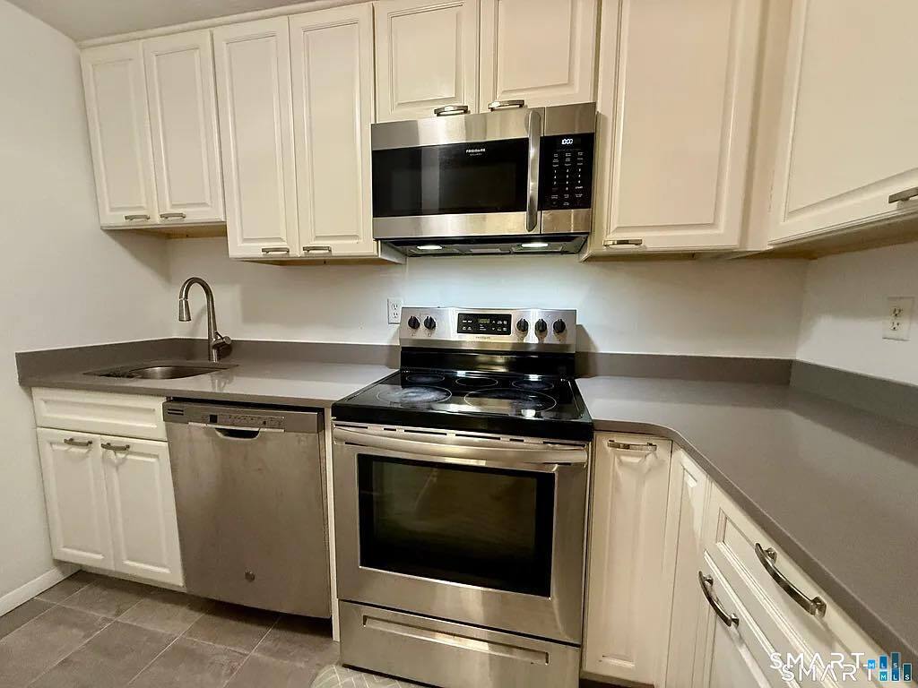 85 Wilton Crest Road, Unit 85 Wilton, CT 06897 - Photo 4 of 8