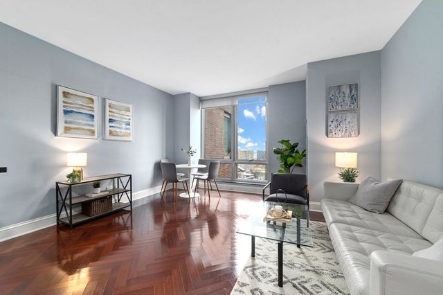 $865,000 | 1 Charles Street South, Unit 1507, Boston, MA 02116